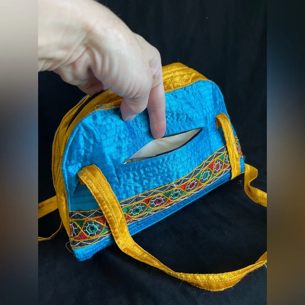 Vintage silk shoulder purse with pockets colorful fun Boho